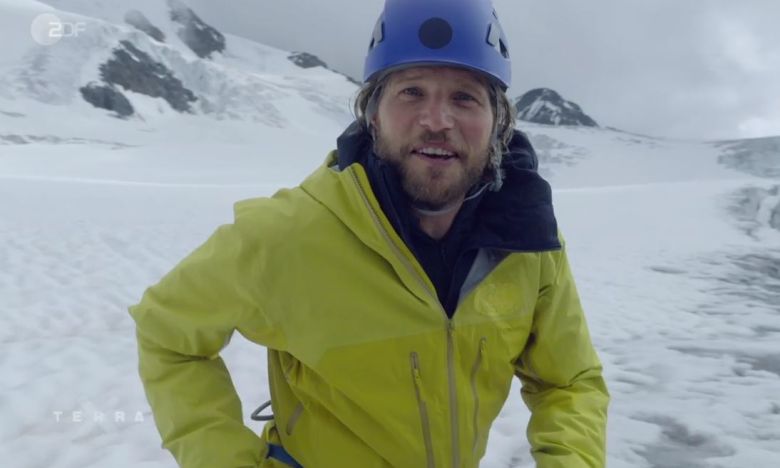 Sebastian Ströbel aht am Dachstein in einer Schneehöhle übernachtet. | © ZDF