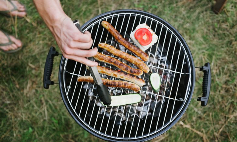 Grill reinigen: Mit diesen 3 einfachen Tricks wird er im Handumdrehen sauber!