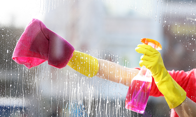 Fensterputzen für Faule: 3 geniale Tricks für saubere Scheiben!